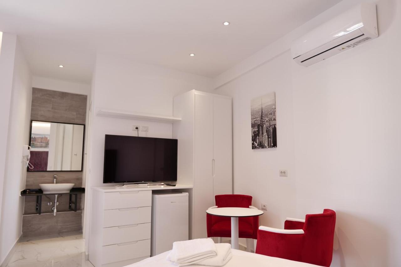 Lumi Hotel Саранда Экстерьер фото